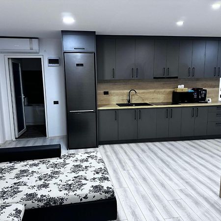 Whitehouse2 Apartamento Arad Exterior foto